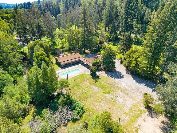 5th image of 3320 Redwood Road