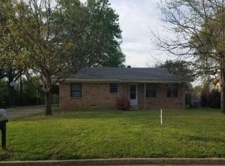 207 W 18th St, Mount Pleasant, TX 75455