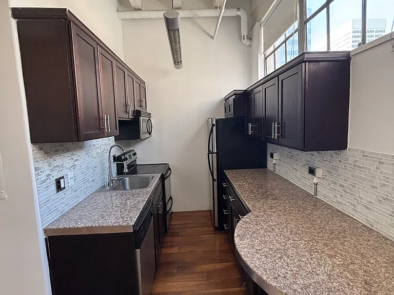 312 W 5th St #526 — Photo 7
