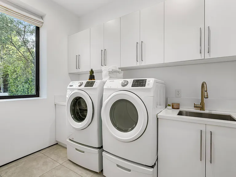 133 N Edinburgh Ave — Photo 20