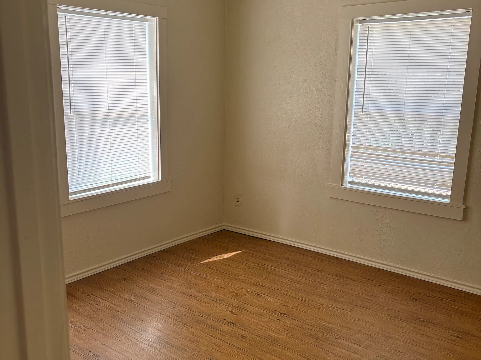 2 bed, 1008 sqft, $1,000 — Photo 1