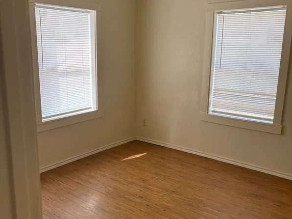 512 Plum St, Sanger, TX 76266