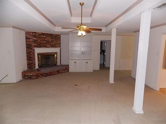 3rd image of 9217 Hanging Moss Dr