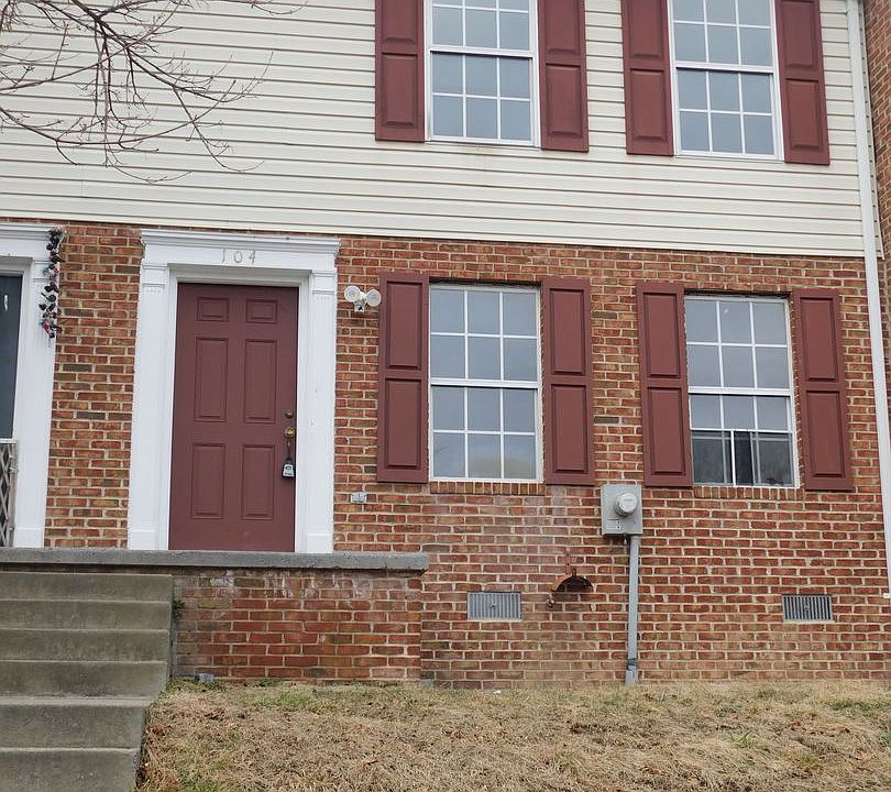 1st image of 104 Waterford Ln