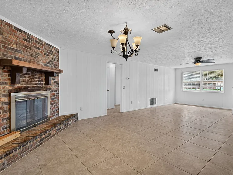 9954 Larkdale Ct — Photo 10
