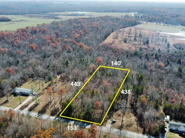 12 Pine Breeze Dr, Monterey, TN 38574