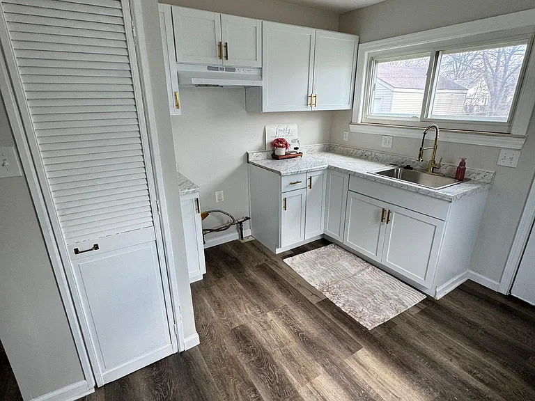 6033 Marvin St — Photo 9