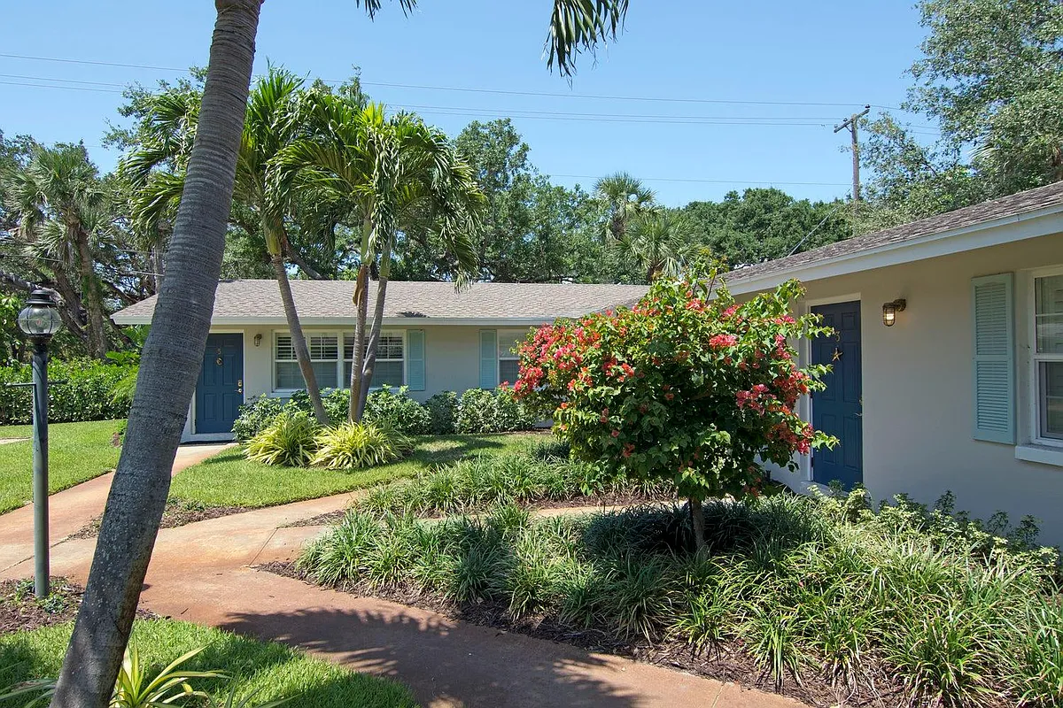 Building Photo - 3200 Eagle Dr #2