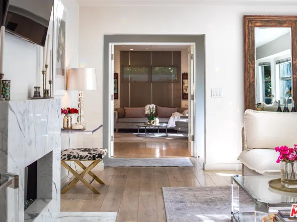 5625 Valley Oak Dr, Los Angeles, CA 90068