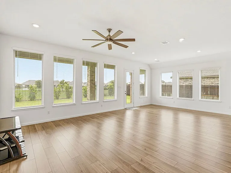 15551 Blue Lake Dr — Photo 10