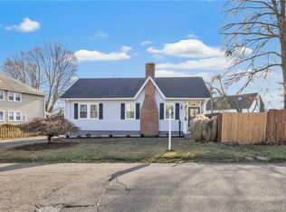 54 Melville St, Stratford, CT 06615