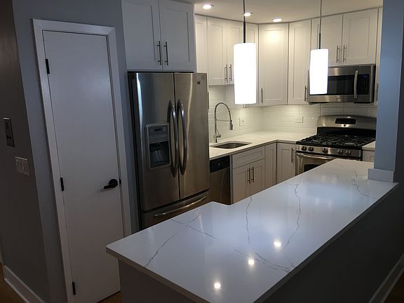 4th image of 1650 Mill St