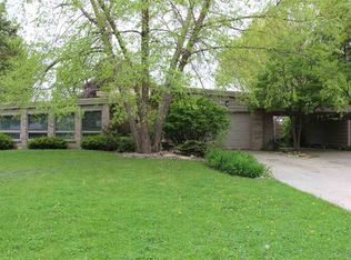222 Lillian Ln, Waterloo, IA 50701