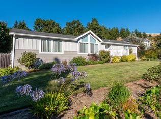 3624 Sunset View Dr, Fortuna, CA 95540