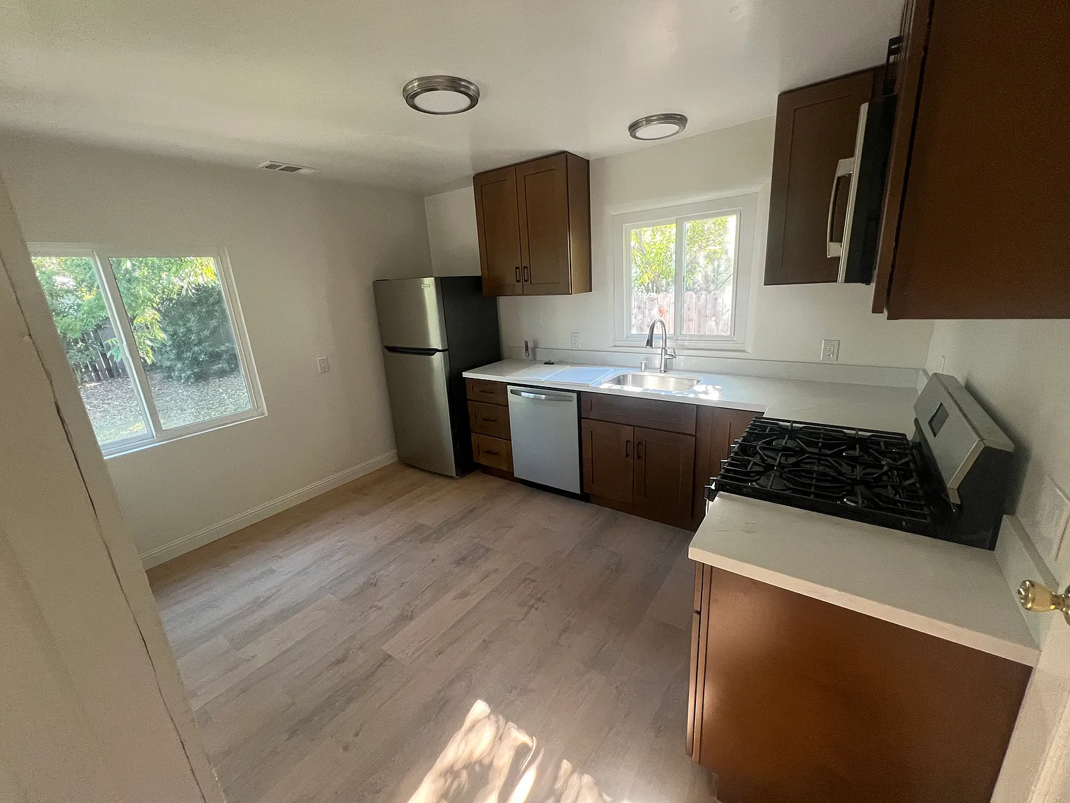 3 bed, 1173 sqft, $2,900 — Photo 4