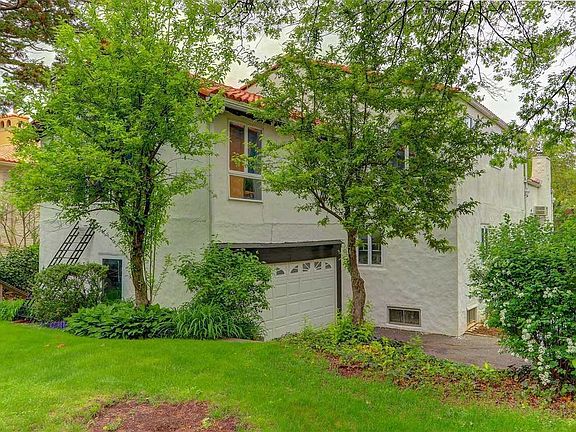 3rd image of 25233 Brattle Ave
