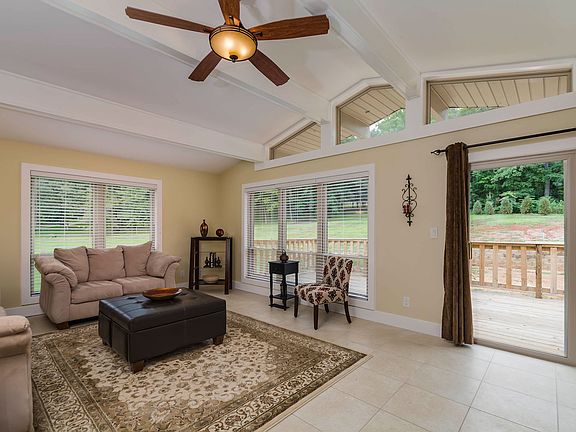 5th image of 2200 Cusick Cir