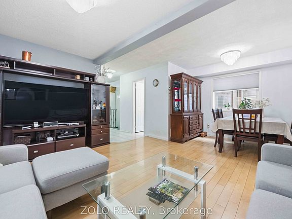 5th image of 82 Piperbrook Cres