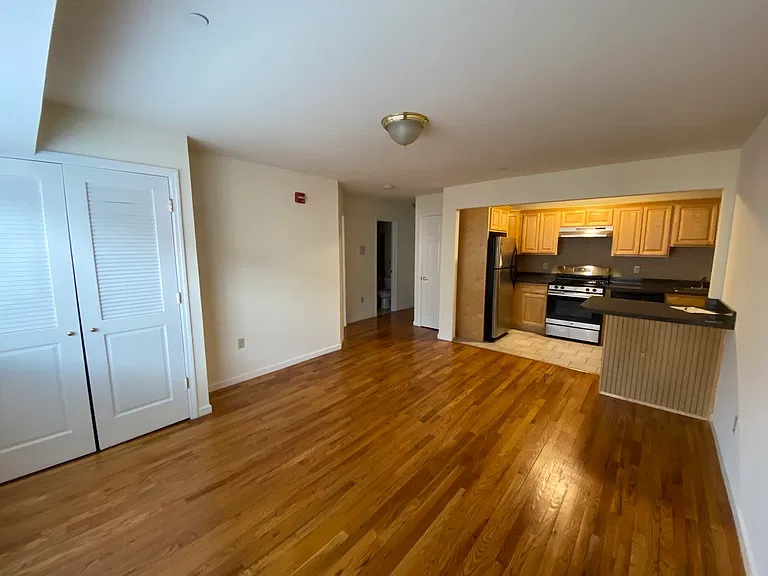 Rutgers Court Apartments — Photo 23