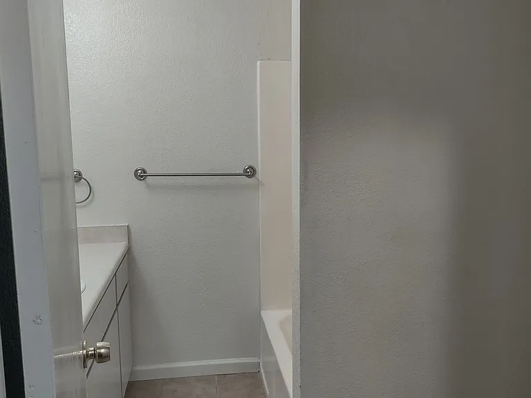 212 Ash St — Photo 6