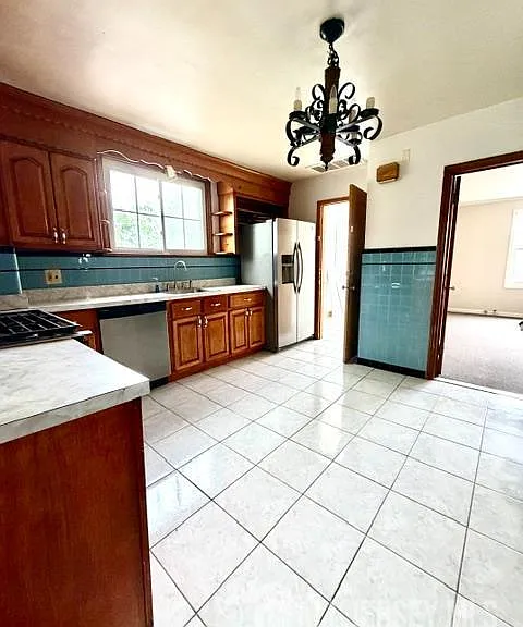 581 W Side Ave — Photo 2