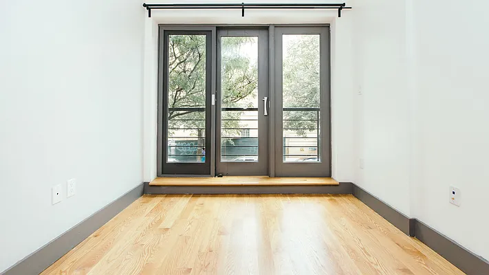 Rented by Nooklyn NYC LLC | media 18