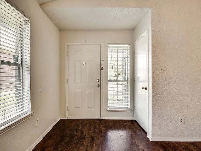 10340 Blackjack Oaks Dr — Photo 3