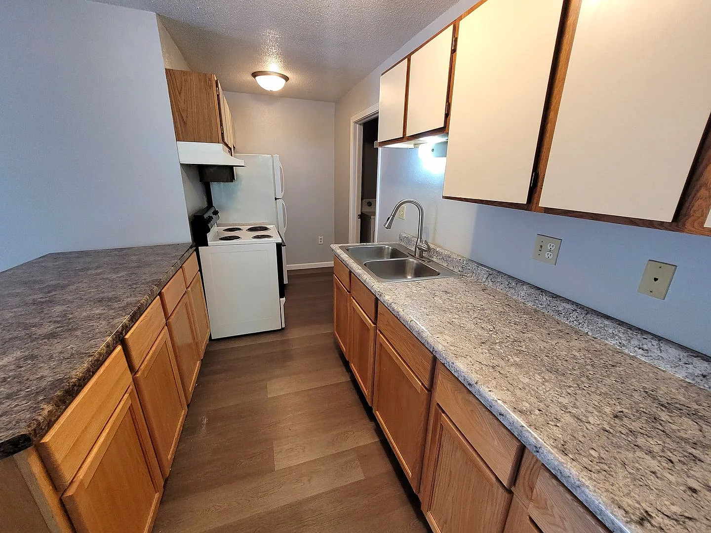 db821 — Photo 3