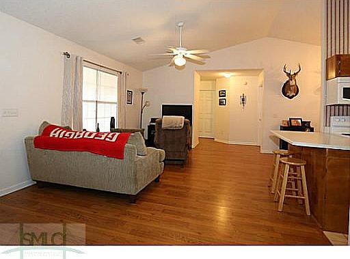 3rd image of 318 NE Smith Cox Ln