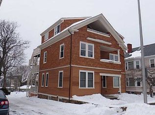 36 Mount Vernon St, Newport, RI 02840