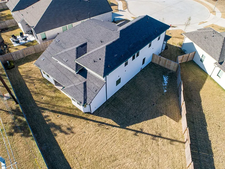 1911 Hickory Grove Ln — Photo 43