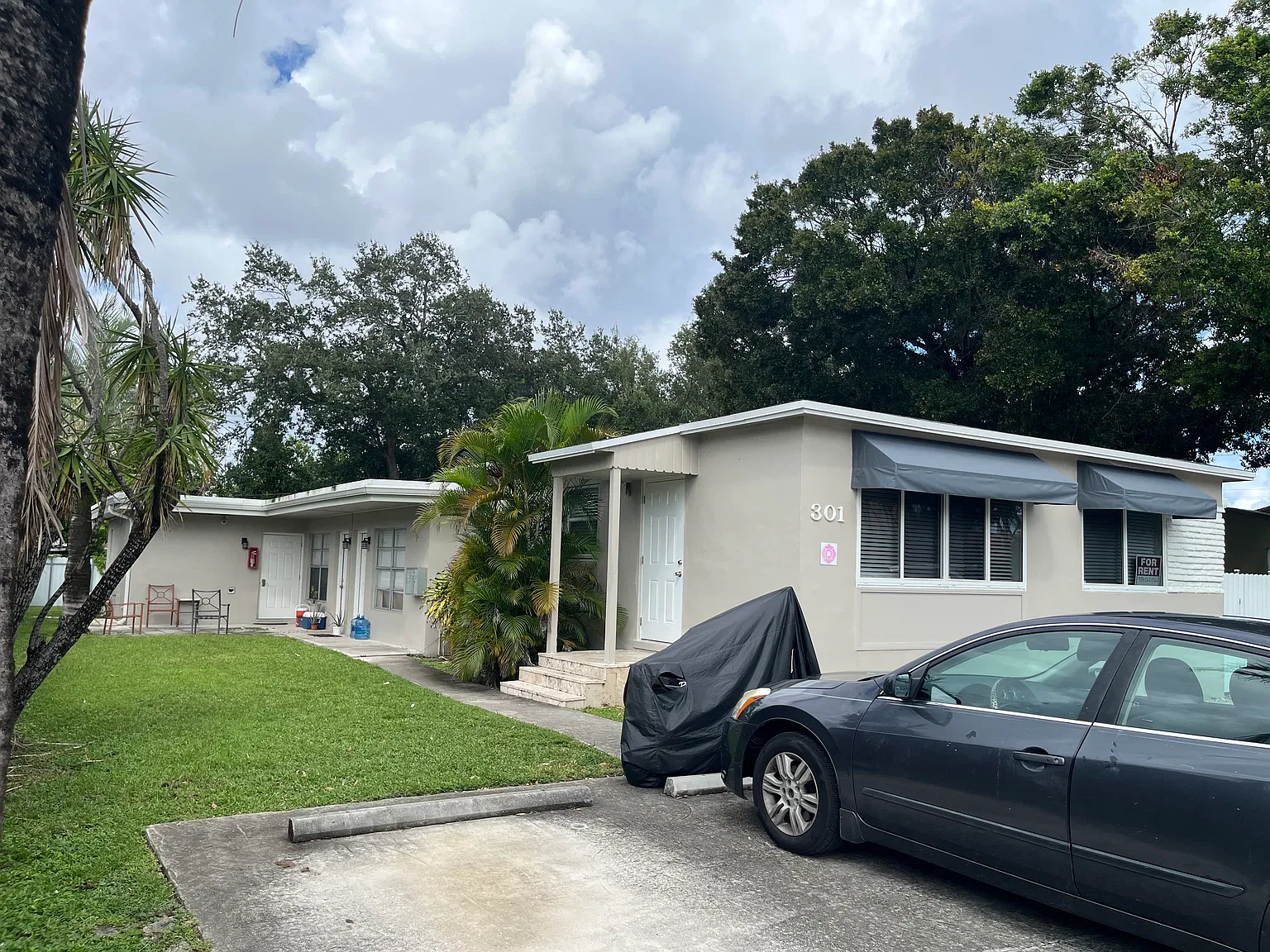301 SW 12th Ct — Photo 1