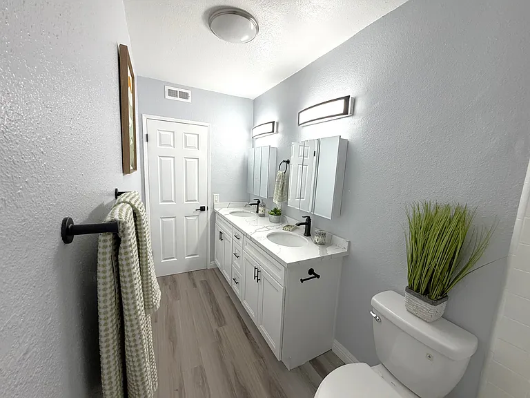 Welcome to Pacific View Apartments — Photo 30