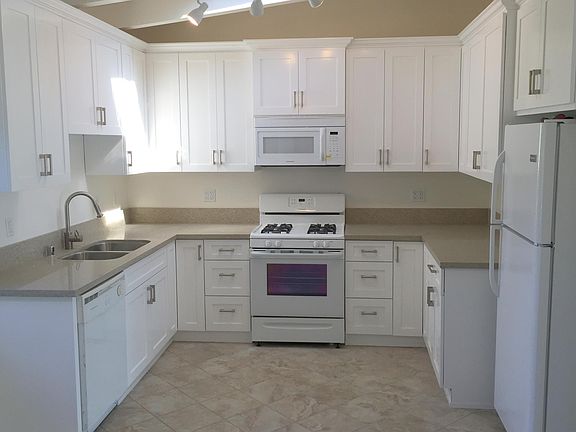 3rd image of 1907 Camino De La Costa APT 11