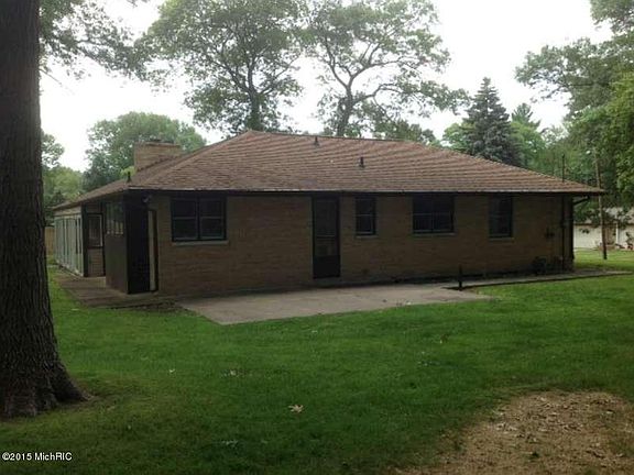 3rd image of 3060 Sherwood Ct