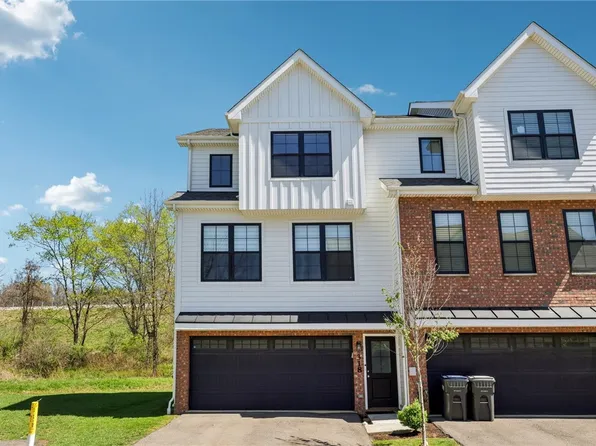 318 Thurgood Dr, Warrendale, PA 15086