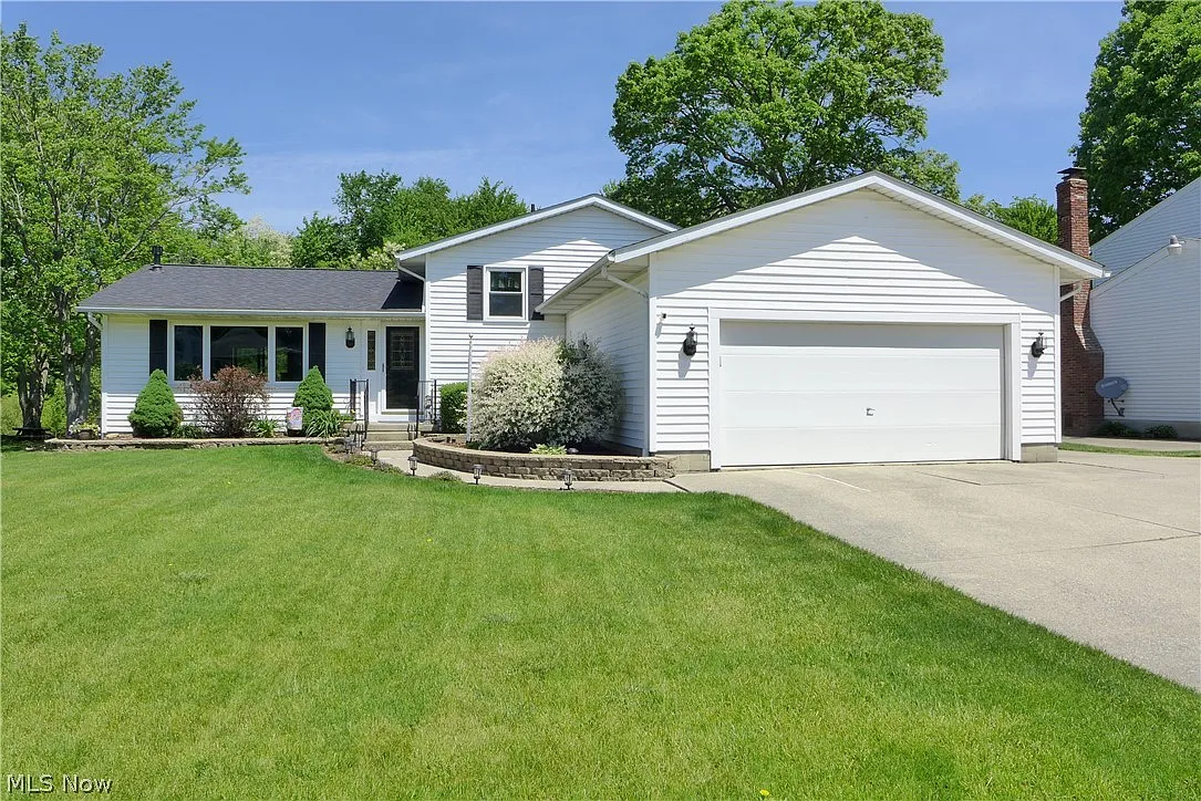 4777 Emerald Ln photo 1