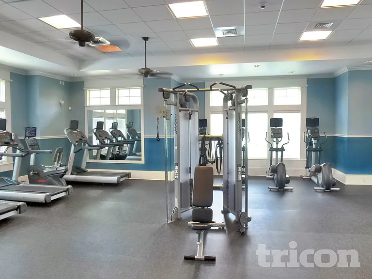 10252 Powell Creek Ct — Photo 13