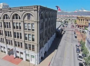 2402 Mechanic St, Galveston, TX 77550