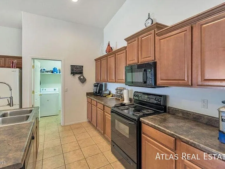 36556 W Velazquez Dr — Photo 4