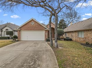 2209 Wembley Wood Ln, Bedford, TX 76022