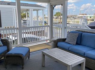 1530 Salter Path Rd, Indian Beach, NC 28512