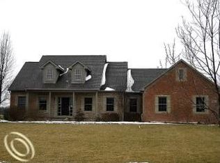 3424 Outback Trl, Pinckney, MI 48169