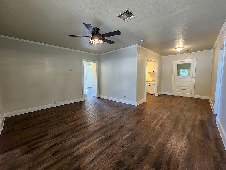 1002 Overland Ct — Photo 16