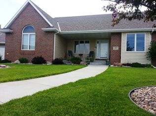 3923 Meadow Way Trl, Grand Island, NE 68803