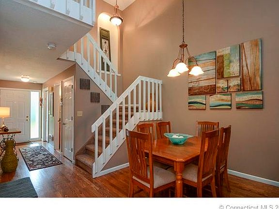 3rd image of 53 Copper Beech Dr