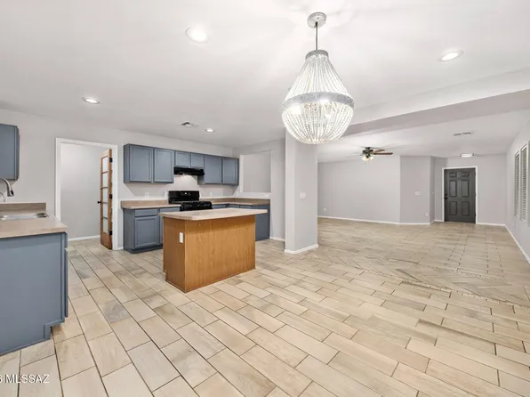 6087 W Echo Crossing Rd, Tucson, AZ 85735
