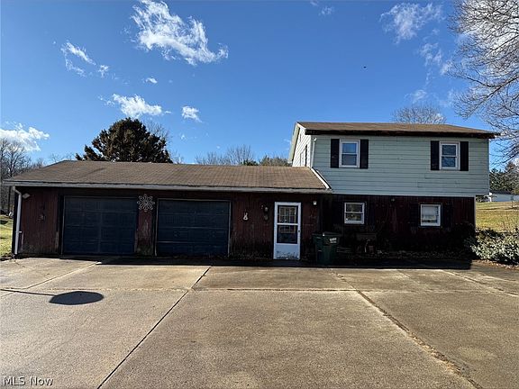 4th image of 2454 Woodsdale Rd