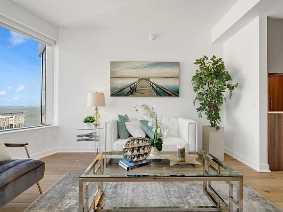 4th image of 280 Spear St #2808