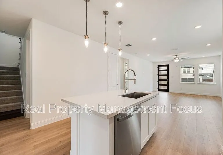 1149 Beautyberry Ln — Photo 8